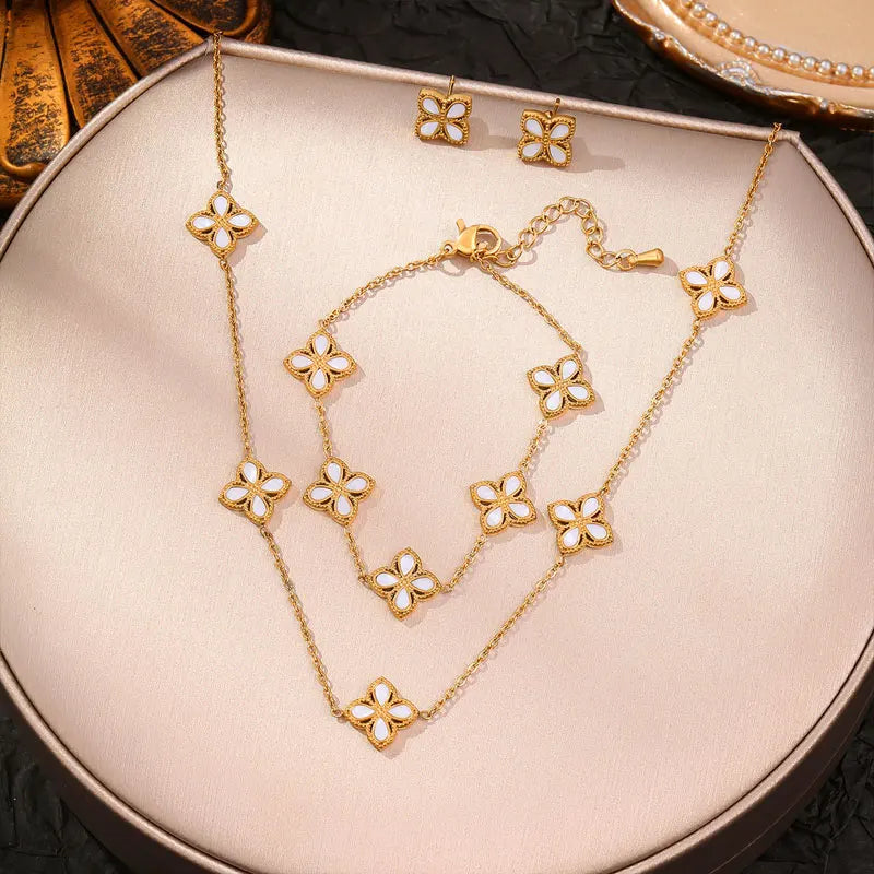 Shell White Clover Set