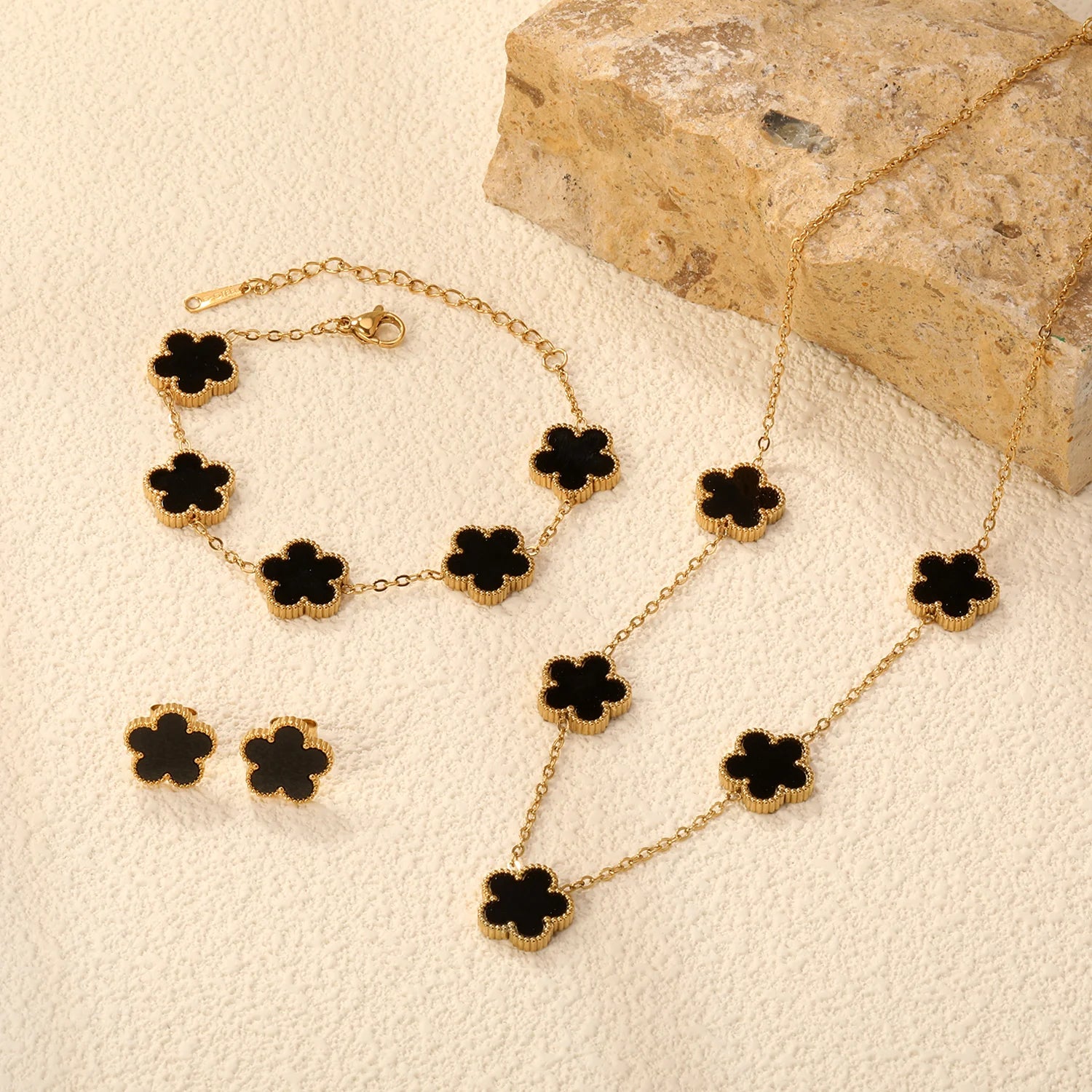 Bloom & Clover Jewelry Set