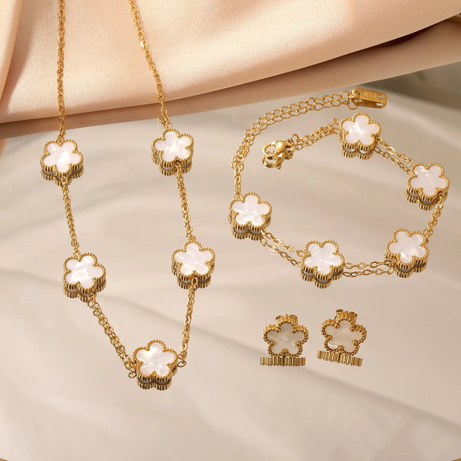 Bloom & Clover Jewelry Set