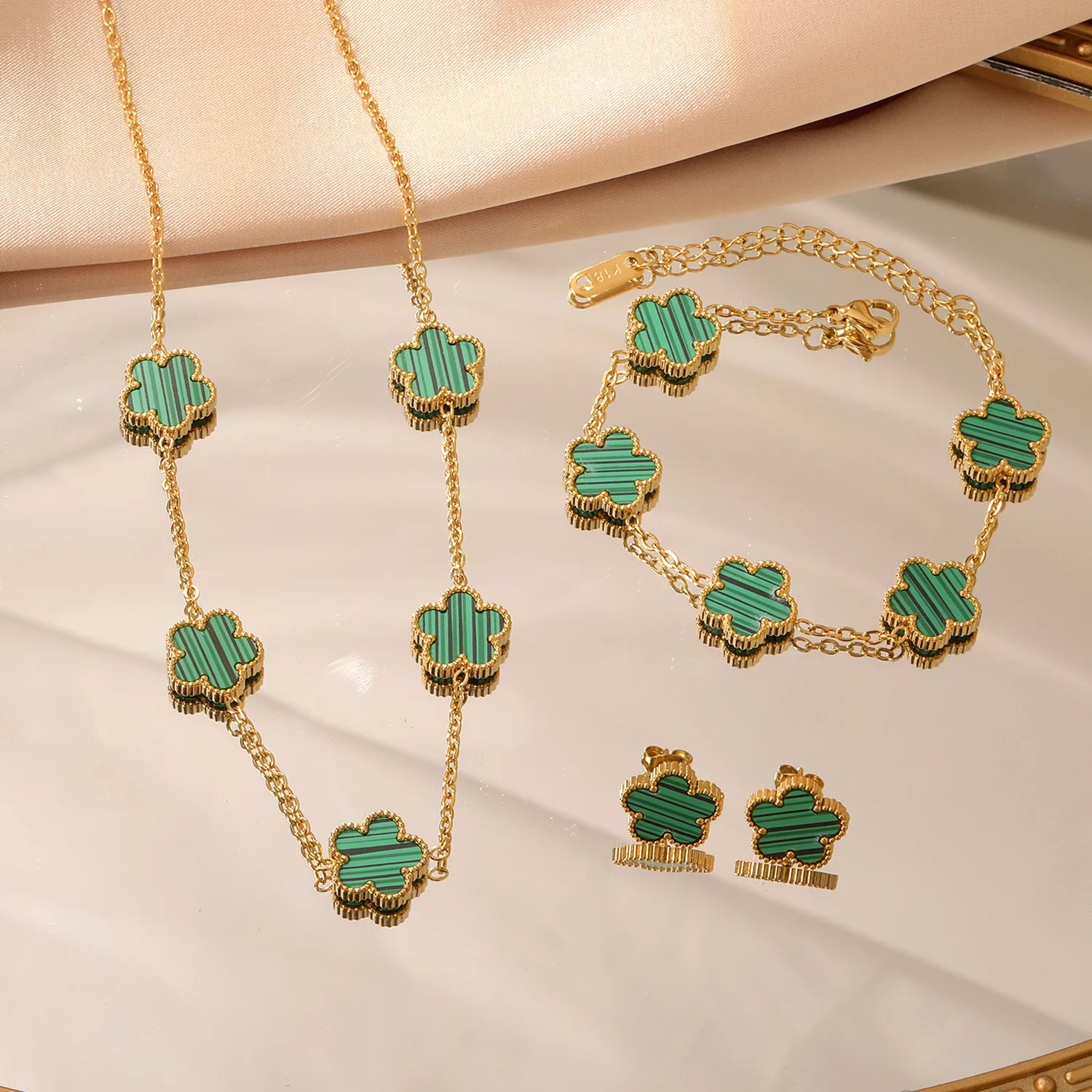 Bloom & Clover Jewelry Set