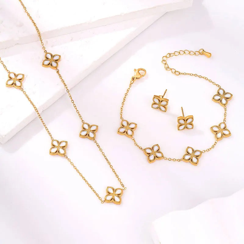 Shell White Clover Set